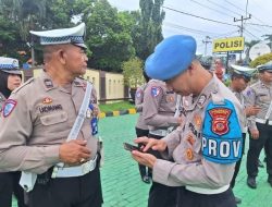 Mengupas Langkah Tegas Polresta Cirebon, Periksa Handphone Personel Demi Cegah Judi Online