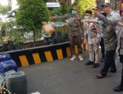 Polresta Cirebon Musnahkan 7.192 Botol Miras Jelang Natal dan Tahun Baru 2025