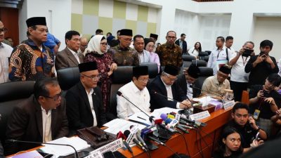 Komisi VIII DPR RI dan Menag Sepakat Biaya Haji 2025 Turun, Tiap Jemaah Bayar Rerata Rp55,43 Juta