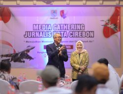Pj. Wali Kota Cirebon, Agus Mulyadi Dapat Standing Applause dari Puluhan Wartawan
