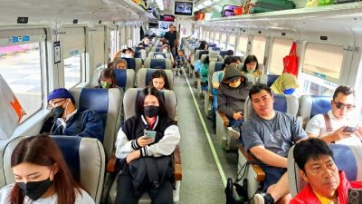 Angka Fantastis, 194 Ribu Penumpang Gunakan Kereta Api di Cirebon Saat Libur Nataru