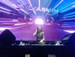 DJ Yasmin Menunjukkan Kelasnya saat Tampil di Black Eagle, Ratusan Pengunjung Terhibur