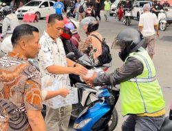 Polresta Cirebon Gelar Patroli Ngabuburit, Bagikan 300 Takjil untuk Masyarakat