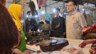 Prof. Rokhmin Kunjungi Pasar Jagasatru Cirebon, Pedagang Daging Sapi Curhat Ada Penurunan Daya Beli