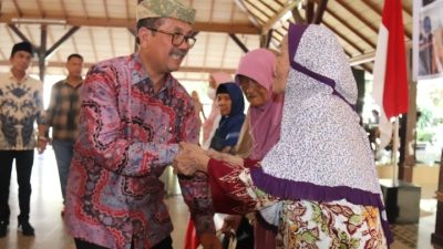 Bupati Cirebon Wajibkan ASN Punya ‘Indung Asuh’, Bantu Beras hingga Rawat Kesehatan