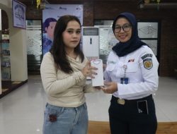 Semarak Hari Kartini di Stasiun Cirebon: Lomba Puisi hingga Souvenir Cantik dari KAI