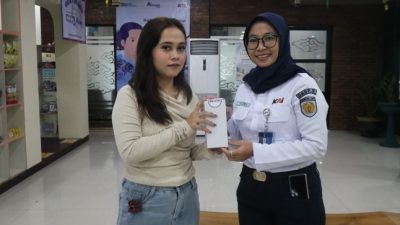 Semarak Hari Kartini di Stasiun Cirebon: Lomba Puisi hingga Souvenir Cantik dari KAI