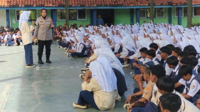 “Police Goes to School”, Kapolresta Cirebon Ajak Pelajar SMPN 1 Gebang Jauhi Tawuran dan Narkoba