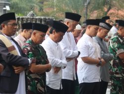 Ribuan Warga Cirebon Padati Alun-alun Kejaksan, Idul Adha Momen Spiritual dan Sosial