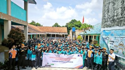 Anak Sekolah Dapat “Kode Keras” dari KAI, Jangan Main di Rel Kereta, Bahaya Banget.