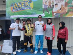Kompak & Sehat Bareng, Purnawirawan hingga Ibu Polisi Ramaikan Senam Kostum Unik