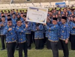 Bupati Cirebon Lantik 1.735 ASN PPPK, Imron : Kerja Lebih Baik dan Semangat