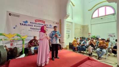 KAI Daop 3 Cirebon Lestarikan dan Promosikan Budaya Lokal dengan Menampilkan Tarling Klasik Cerbonan