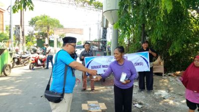 Jumat Berkah, SMSI Kabupaten Cirebon Berbagi Makanan ke Petugas Kebersihan