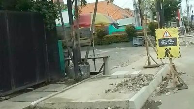 Dikejar Waktu, Proyek Trotoar dan Drainase Jalan Kartini Cirebon Bernilai Rp 4,1 Miliar Harus Selesai 14 Desember 2025