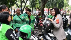 Kombes Sumarni Temui Driver Ojol & Abang Becak, Sosialisasikan Tertib Lalu Lintas dan Bagikan Beras