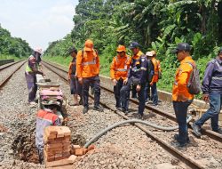 Jelang Nataru, Daop 3 Cirebon Intensif Periksa dan Perbaiki Sarana Prasarana Kereta Api