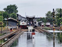 Imbas Banjir di Pekalongan dan Jakarta, KAI Daop 3 Cirebon Lakukan Berbagai Pola Operasi Perjalanan Kereta Api