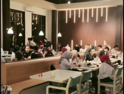 Bukber Syahdu dan Romantis di Sunrise Resto, Harga Kaki Lima Rasa Bintang Lima