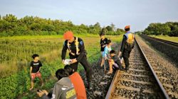 Jalur Rel Kereta Bukan Tempat untuk Ngabuburit, KAI Daop 3 Ingatkan UU Perkeretaapian