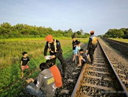 Jalur Rel Kereta Bukan Tempat untuk Ngabuburit, KAI Daop 3 Ingatkan UU Perkeretaapian