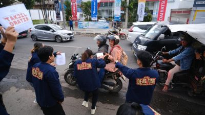 Versus Gelar Takjil On The Beat, Bagikan 250 Kotak Makanan Gratis untuk Buka Puasa