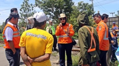 Masyarakat Diingatkan Jangan Menerobos Palang Pintu Kereta Api, KAI Daop 3 Gelar Simulasi Kondisi Darurat