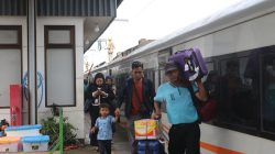 KAI Daop 3 Cirebon Imbau Penumpang Kereta Api Patuhi Ketentuan Ukuran Koper dan Bagasi