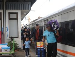 KAI Daop 3 Cirebon Imbau Penumpang Kereta Api Patuhi Ketentuan Ukuran Koper dan Bagasi