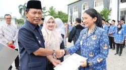 Kompak, Wali Kota Effendi Edo dan Wawali Siti Farida Hadiri Acara Penyerahan SK 119 PNS Kota Cirebon