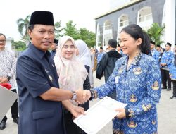 Kompak, Wali Kota Effendi Edo dan Wawali Siti Farida Hadiri Acara Penyerahan SK 119 PNS Kota Cirebon