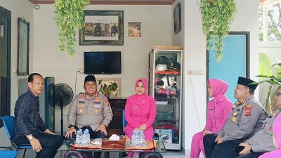Dalam Rangka Hari Bhayangkara ke-80, Kapolresta Cirebon Anjangsana ke Purnawirawan Polri AKBP (Purn) Mahyudin