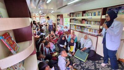 KAI Kenalkan Rail Library ke Ratusan Pelajar SD dan SMP di Subang