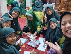 Mahasiswa FK UPN Veteran Jatim Ajak Anak Panti Asuhan Kenal Budaya Lewat Mozaik Rumah Adat dan Permainan Tradisional