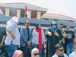 Kantor Pengadilan Negeri Sumber Digeruduk Ratusan Orang