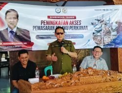Prof. Rokhmin Salurkan Bantuan Mesin Pakan Ikan Hasil Kemitraan dengan KKP kepada Warga di Suranenggala Kidul