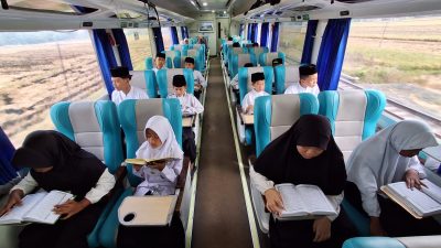 KAI Daop 3 Cirebon Gelar Ngaji di Kereta Bersama Anak Yatim