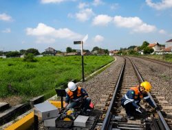 KAI Daop 3 Cirebon Perkuat Keselamatan Perjalanan Kereta Api melalui Keandalan Persinyalan dan Telekomunikasi