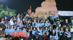 Atraksi Anggota Perguruan Genta Suci Memukau Seribuan Warga di Alun Alun Kejaksan Cirebon
