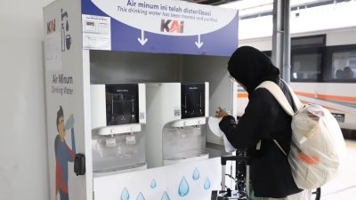 Sediakan Water Station Gratis, KAI Daop 3 Cirebon Ajak Penumpang Bawa Tumbler dan Kurangi Sampah Plastik