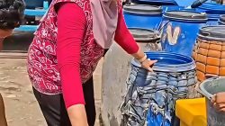 Warga Kertasura Kesulitan Air Bersih, Ketua DPRD Turun Beri Bantuan
