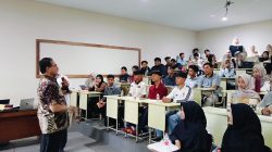 Temui Mahasiswa Universitas Muhammadiyah Cirebon, Prof. Rokhmin Beri Pesan Jadilah Manusia Terbaik