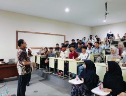 Temui Mahasiswa Universitas Muhammadiyah Cirebon, Prof. Rokhmin Beri Pesan Jadilah Manusia Terbaik